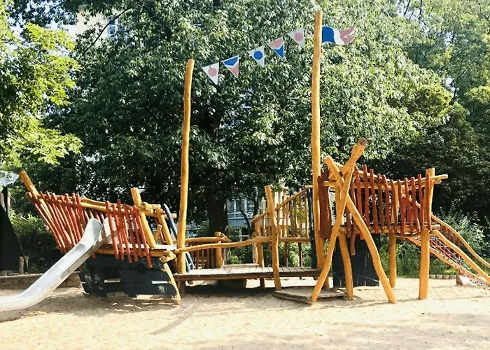 With Fireplace Near Underground Apartmán Berlín