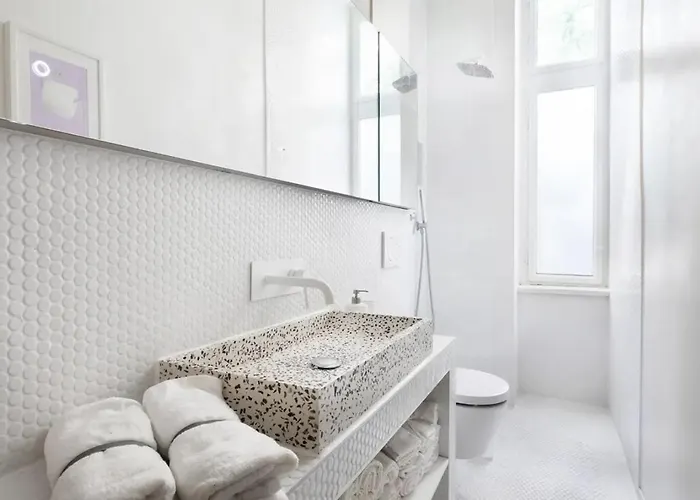 With Fireplace Near Underground * Berlín