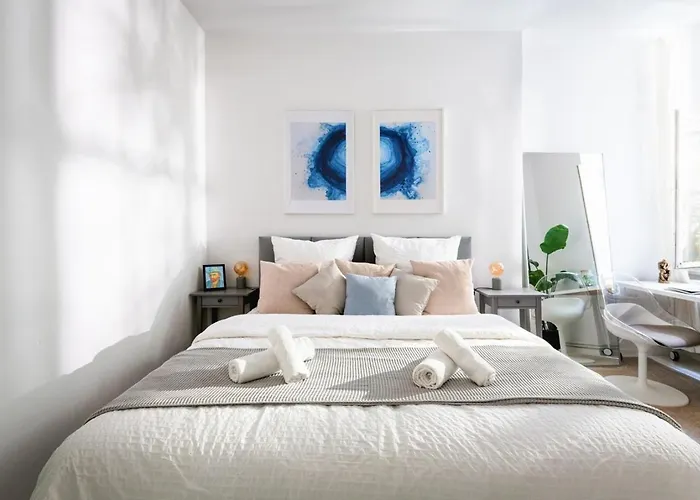 With Fireplace Near Underground Apartmán *