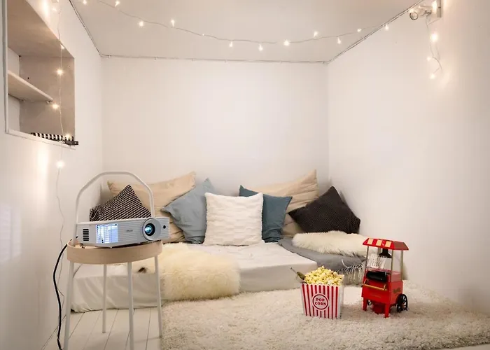 With Fireplace Near Underground Apartmán Berlín