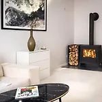 Апартаменты With Fireplace Near Underground