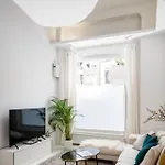 With Fireplace Near Underground Берлин