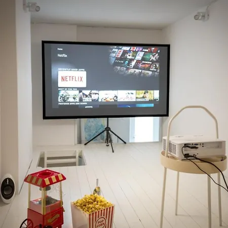 Апартаменты With Fireplace Near Underground