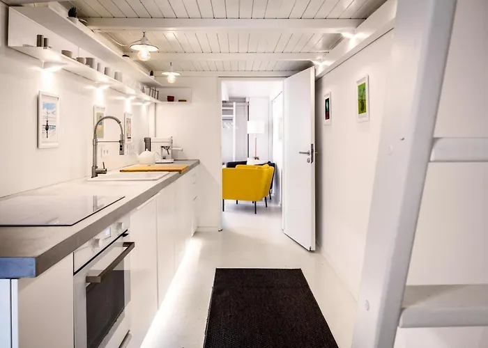 With Fireplace Near Underground Apartment Berlin