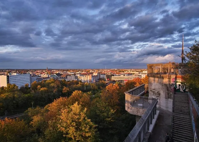 With Fireplace Near Underground شقة