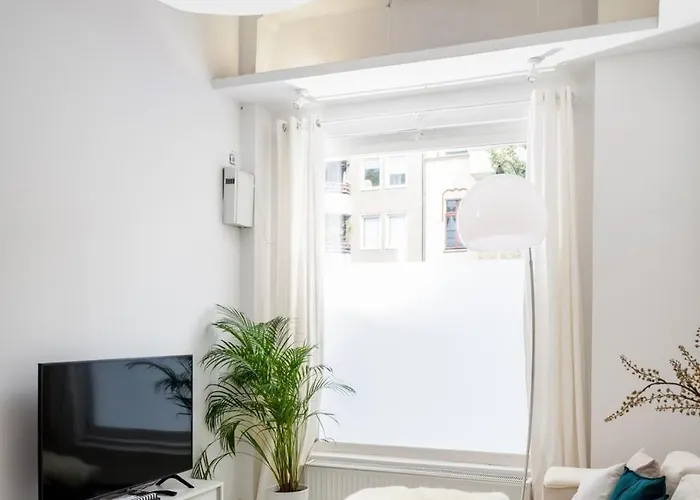 With Fireplace Near Underground برلين