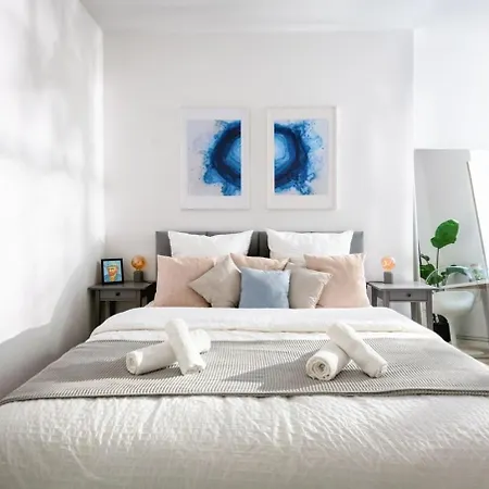 With Fireplace Near Underground Apartament *